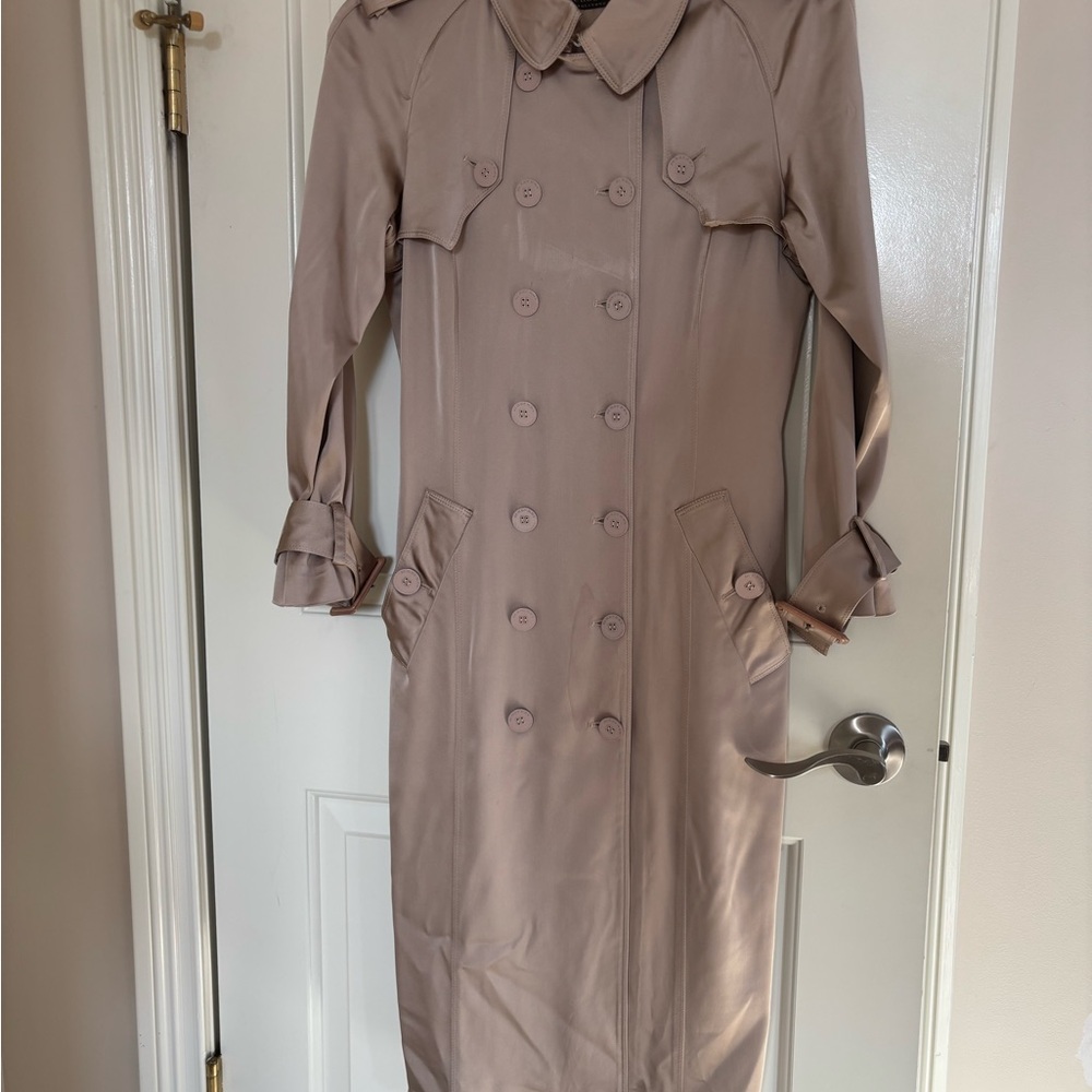 Burberry Beige Trench Coat Silk Lined Belted Made in Italy